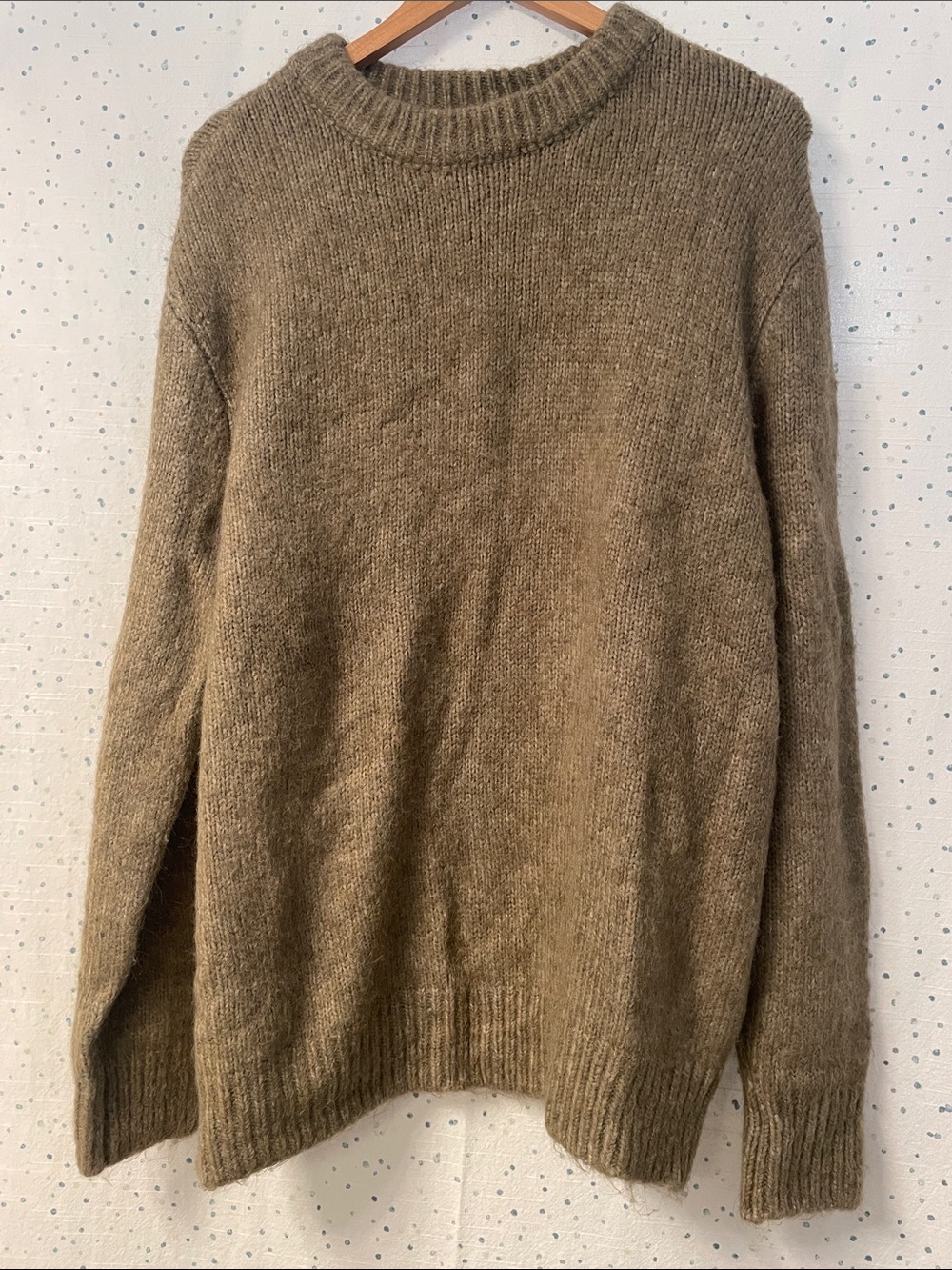 H&M Men's Crewneck Sweater in Olive Brown